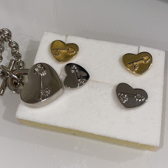 Authentic Tory Burch set : - Picture 7 of 8